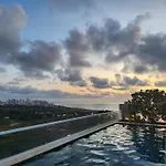 Apartamento lujoso en Cartagena con jacuzzi y piscina privada