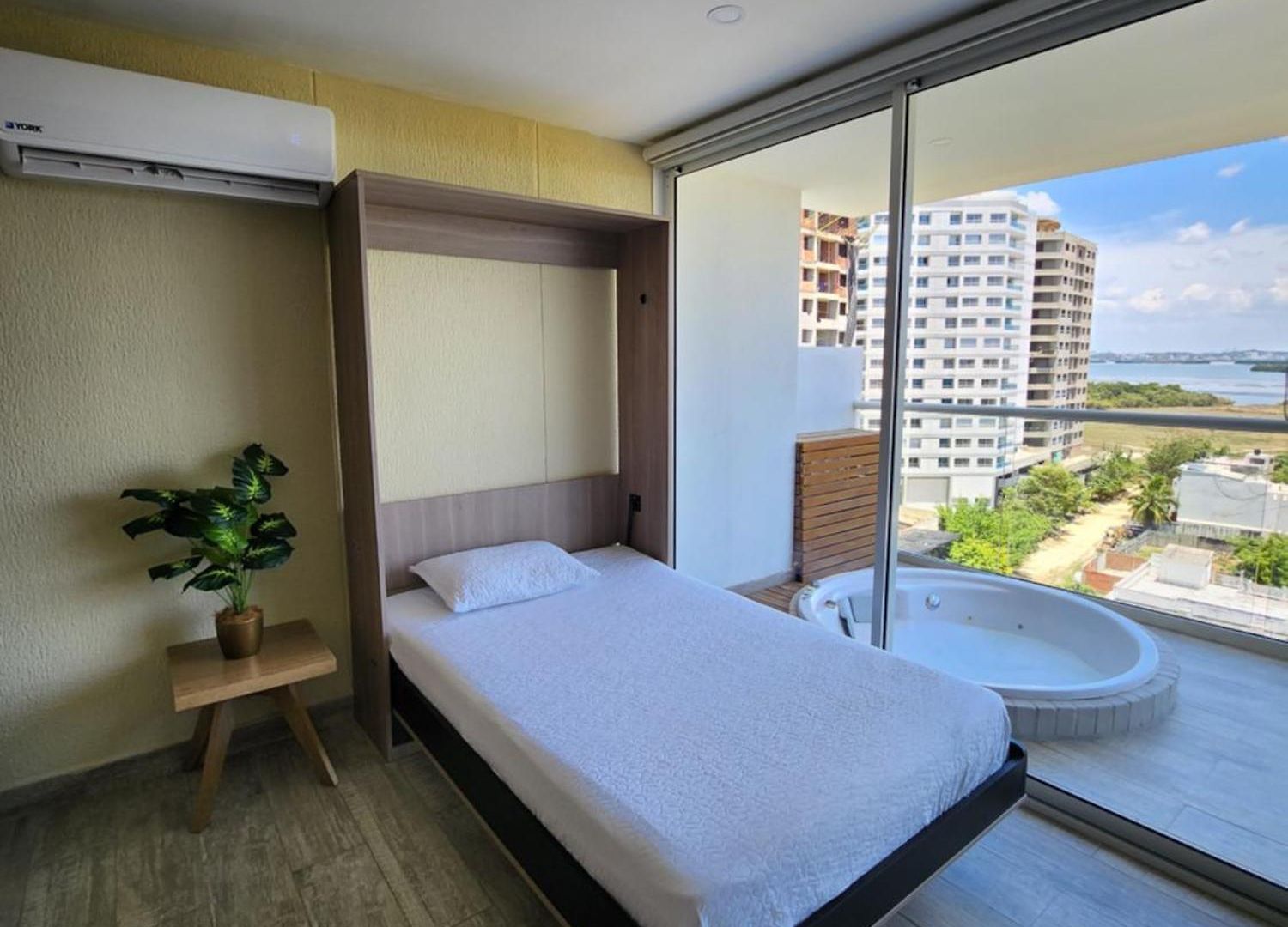 Lujoso En Con Jacuzzi Y Piscina Privada Apartamento