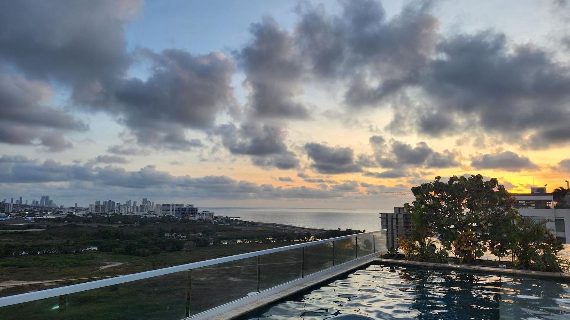 Lujoso En Con Jacuzzi Y Piscina Privada Apartamento Cartagena