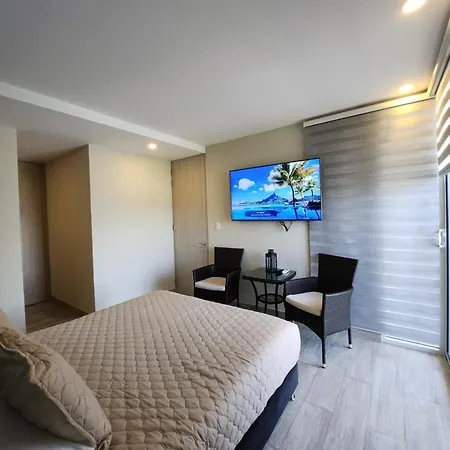 Lujoso En Con Jacuzzi Y Piscina Privada *