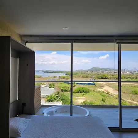 Apartamento Lujoso En Con Jacuzzi Y Piscina Privada *
