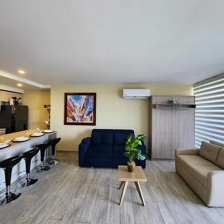 Lujoso En Con Jacuzzi Y Piscina Privada