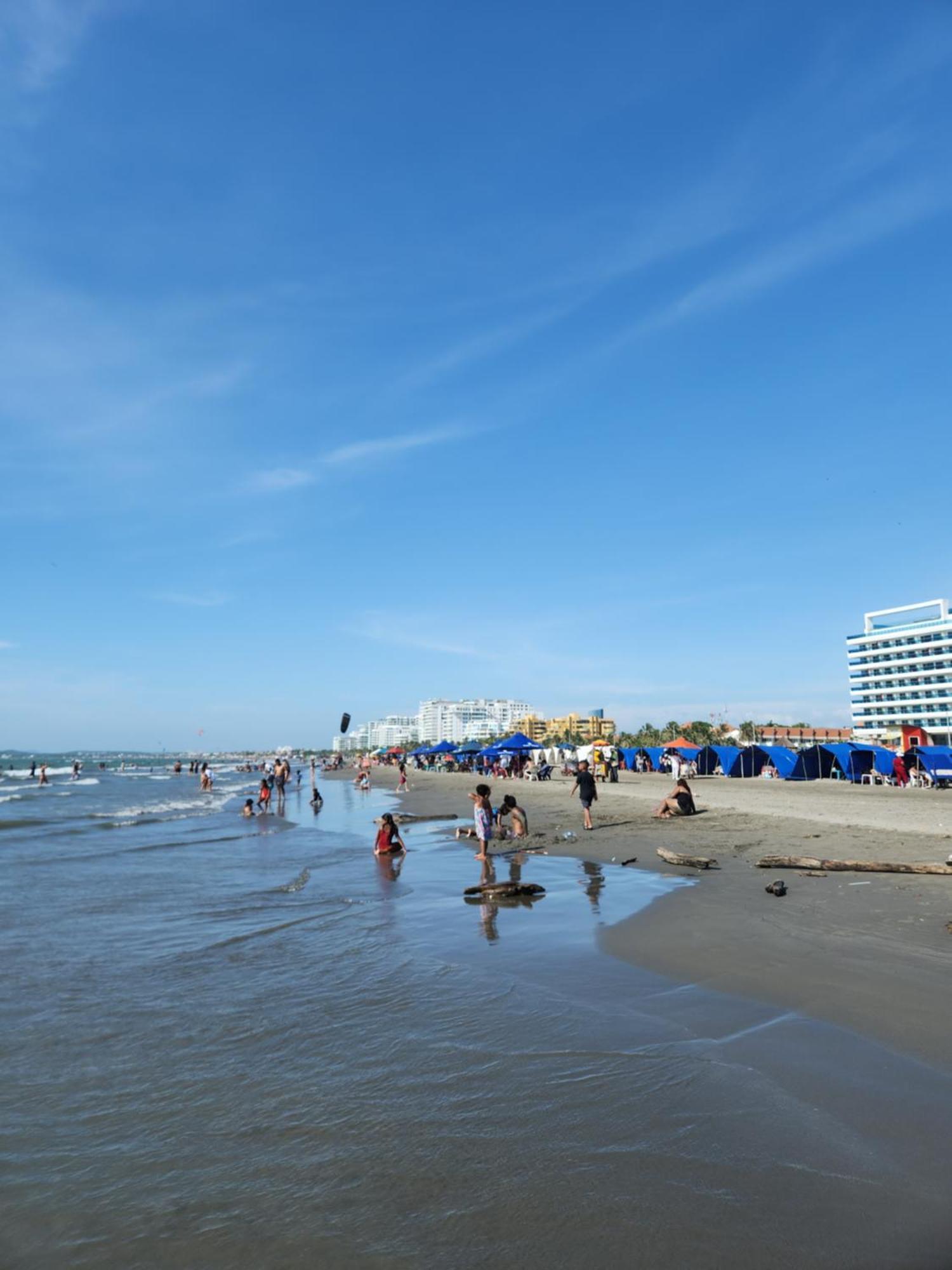 Lujoso En Con Jacuzzi Y Piscina Privada *